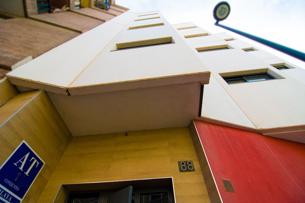 Apartamentos 16:9 Playa Suites المرية المظهر الخارجي الصورة