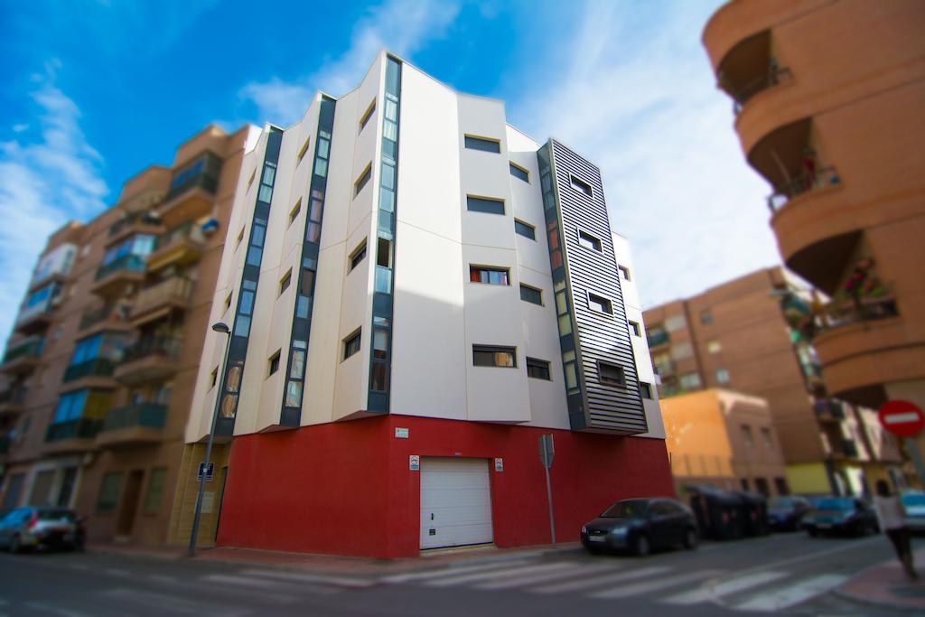 Apartamentos 16:9 Playa Suites المرية المظهر الخارجي الصورة